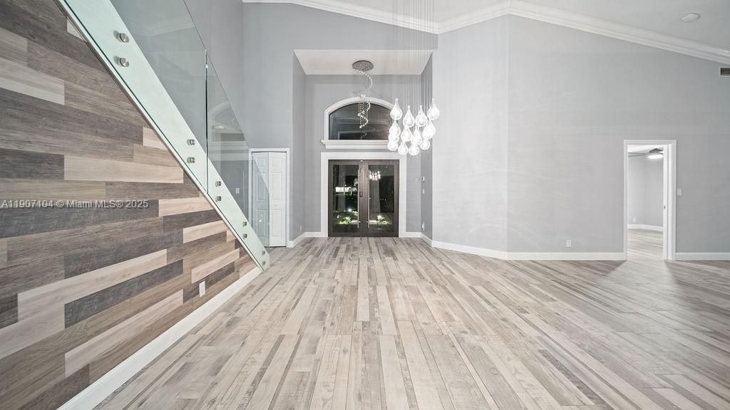 Recently Rented: $8,900 (5 beds, 3 baths, 3346 Square Feet)