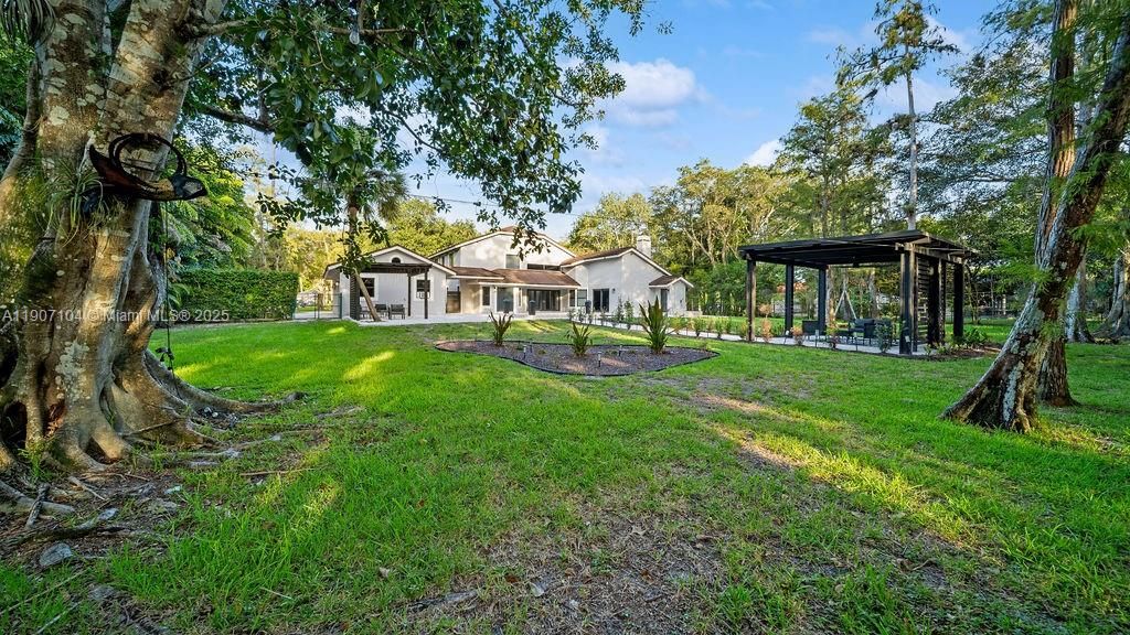 Recently Rented: $8,900 (5 beds, 3 baths, 3346 Square Feet)