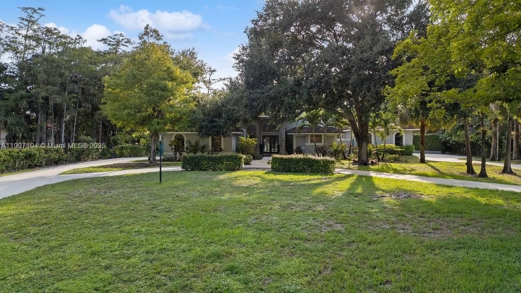 Recently Rented: $8,900 (5 beds, 3 baths, 3346 Square Feet)