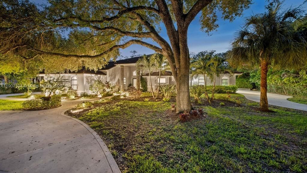 Recently Rented: $8,900 (5 beds, 3 baths, 3346 Square Feet)