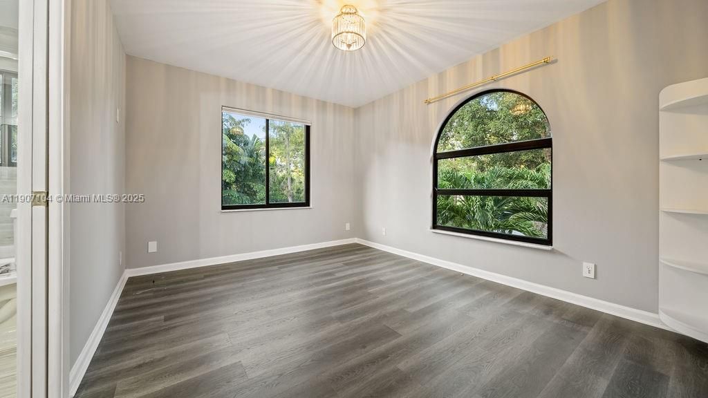 Recently Rented: $8,900 (5 beds, 3 baths, 3346 Square Feet)