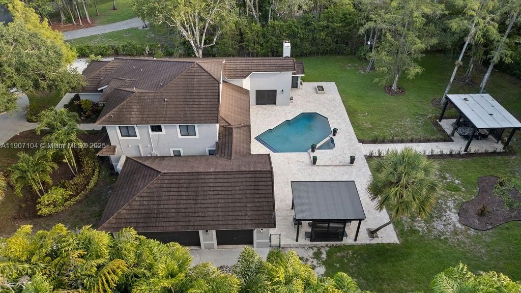 Recently Rented: $8,900 (5 beds, 3 baths, 3346 Square Feet)