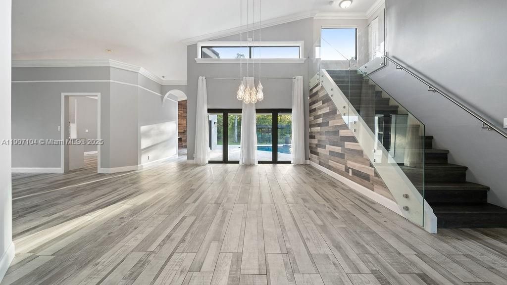 Recently Rented: $8,900 (5 beds, 3 baths, 3346 Square Feet)