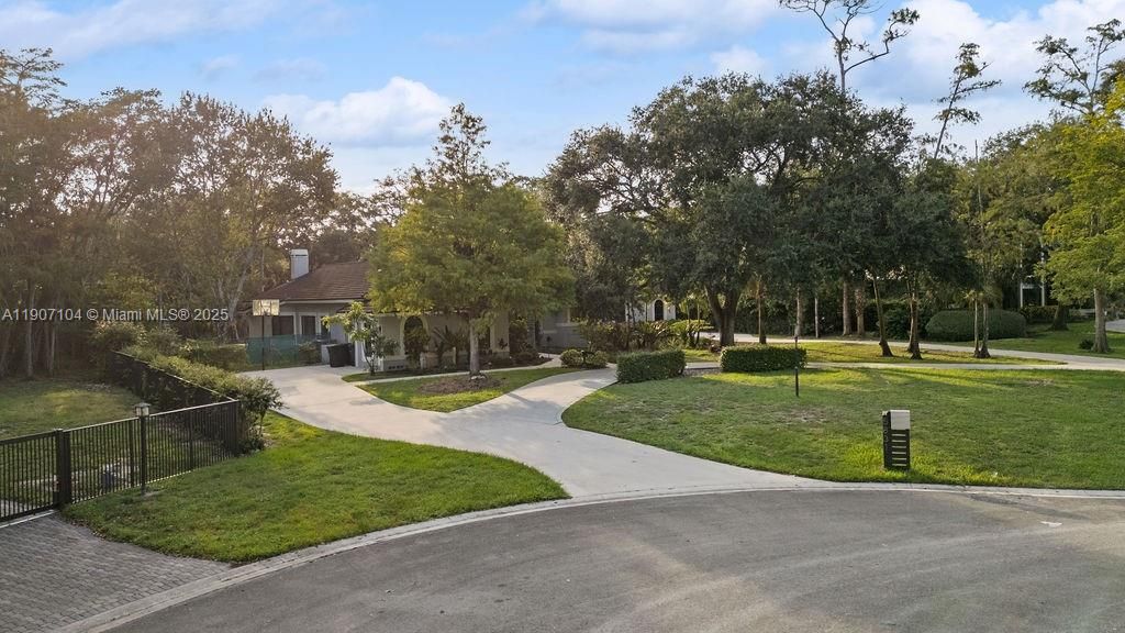 Recently Rented: $8,900 (5 beds, 3 baths, 3346 Square Feet)