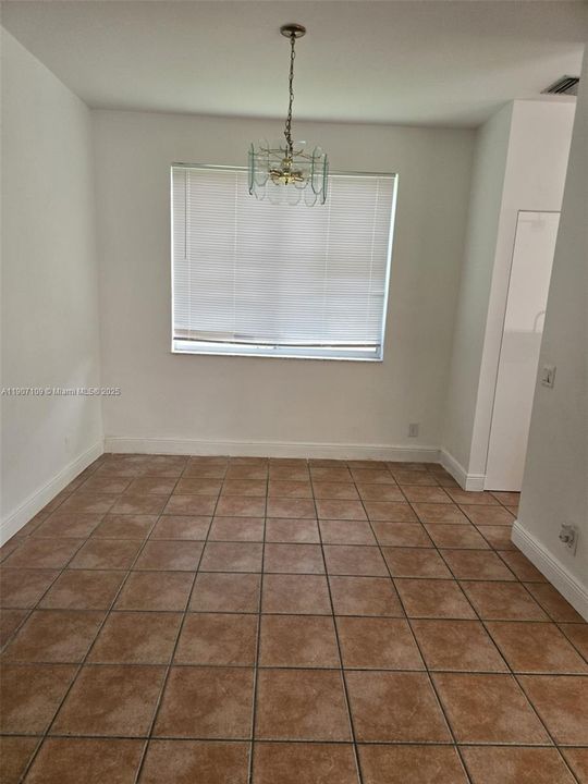 En Venta: $960,000 (4 camas, 2 baños, 1902 Pies cuadrados)