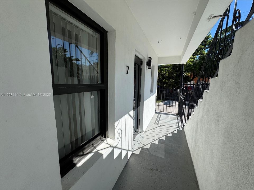 Recently Rented: $1,600 (1 beds, 1 baths, 950 Square Feet)