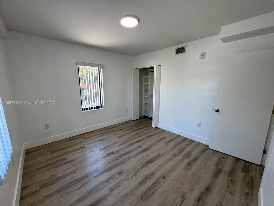 Recently Rented: $1,600 (1 beds, 1 baths, 950 Square Feet)