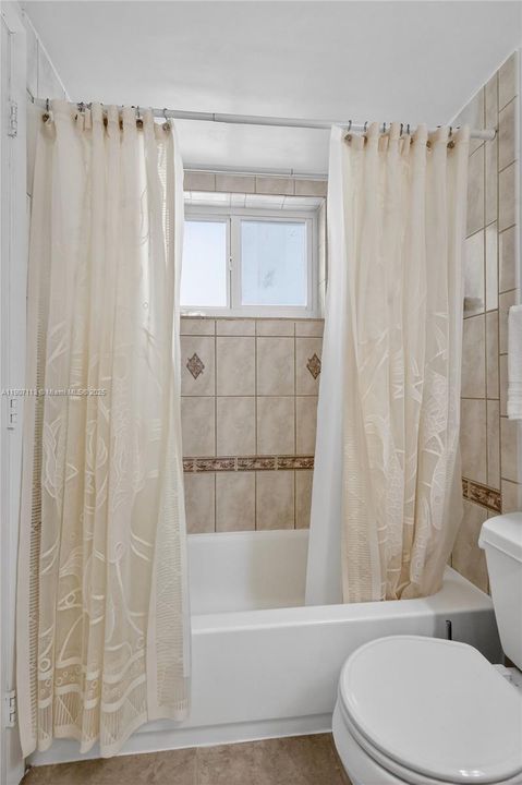 Под контрактом: $255,000 (1 спален, 1 ванн, 712 Квадратных фут)