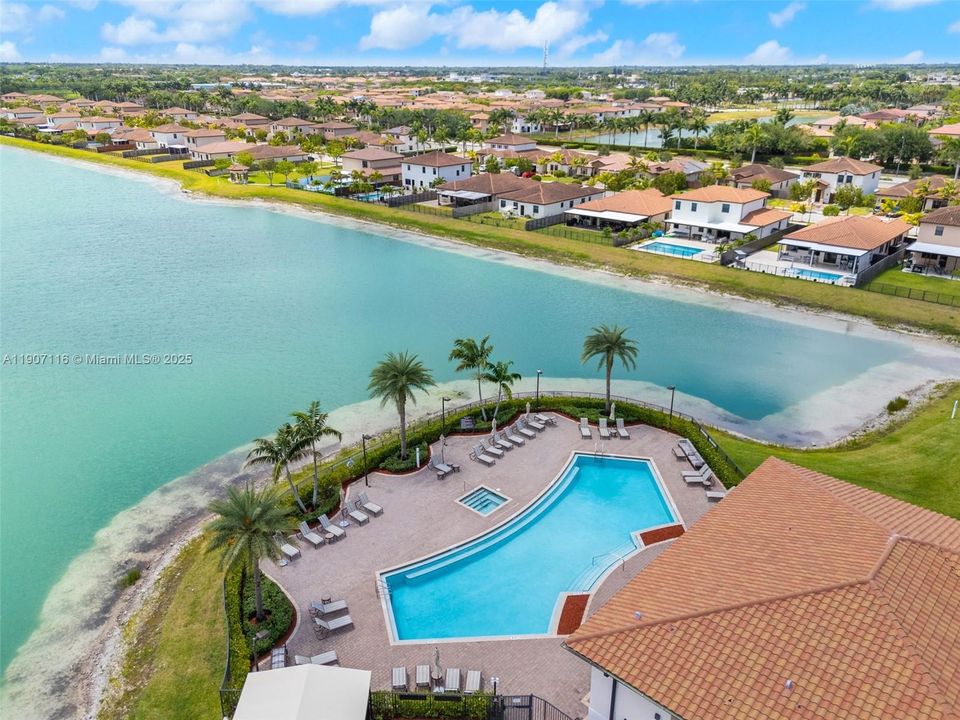 待售: $615,000 (4 贝兹, 2 浴室, 2720 平方英尺)