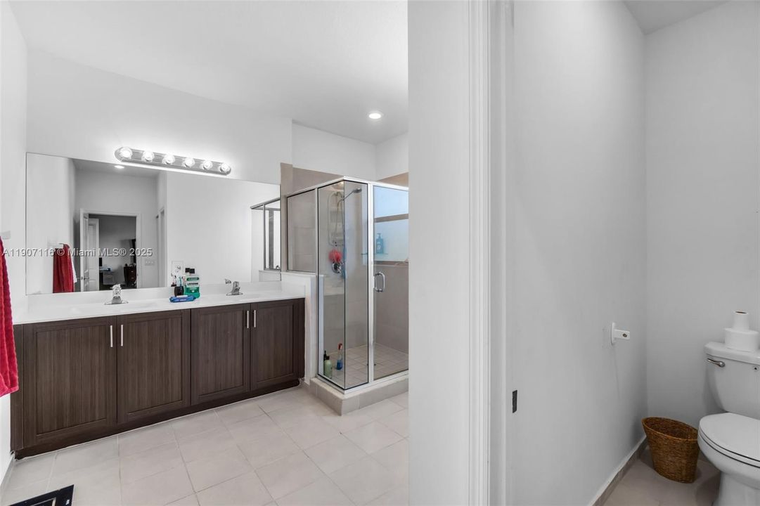 待售: $615,000 (4 贝兹, 2 浴室, 2720 平方英尺)