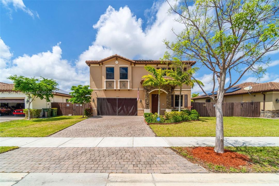 待售: $615,000 (4 贝兹, 2 浴室, 2720 平方英尺)