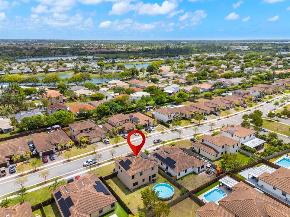 待售: $615,000 (4 贝兹, 2 浴室, 2720 平方英尺)