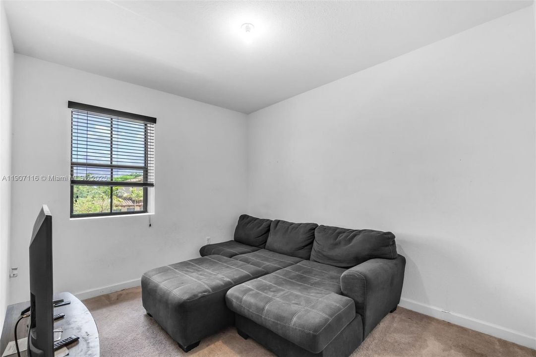 待售: $615,000 (4 贝兹, 2 浴室, 2720 平方英尺)