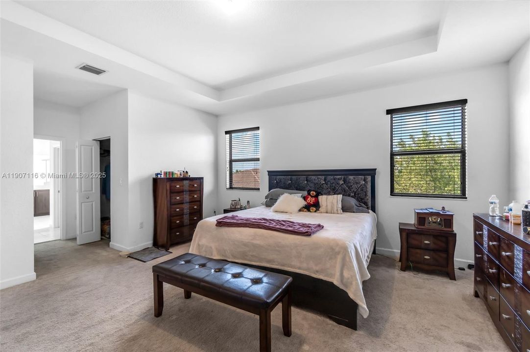 待售: $615,000 (4 贝兹, 2 浴室, 2720 平方英尺)