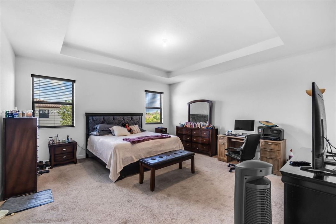 待售: $615,000 (4 贝兹, 2 浴室, 2720 平方英尺)