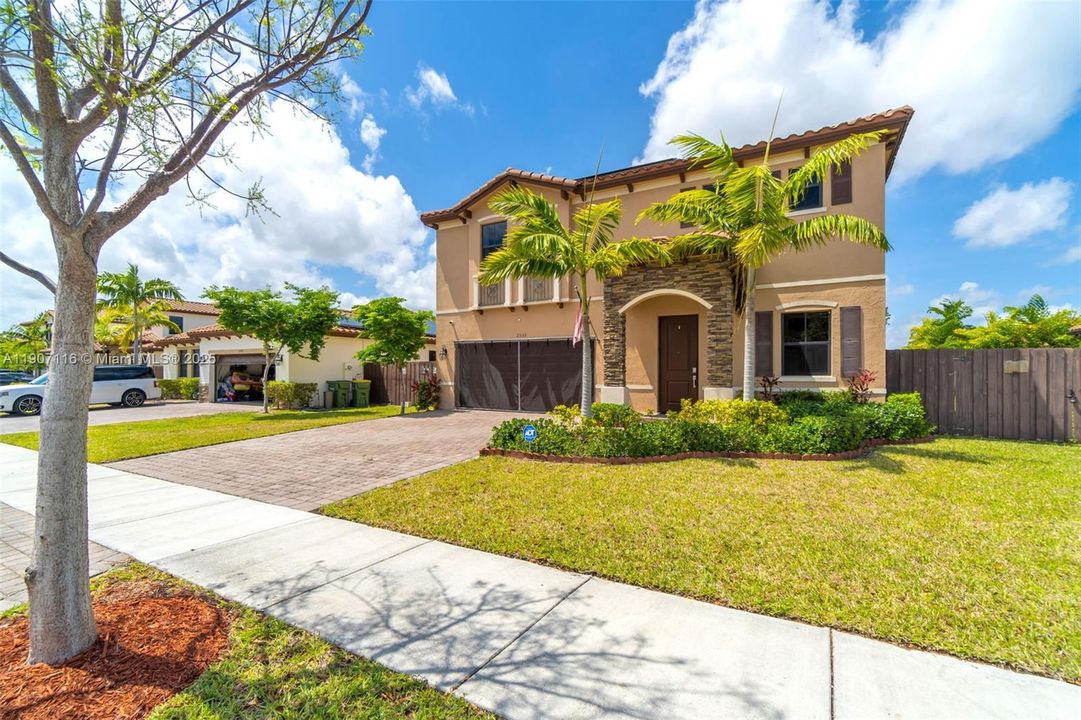 待售: $615,000 (4 贝兹, 2 浴室, 2720 平方英尺)