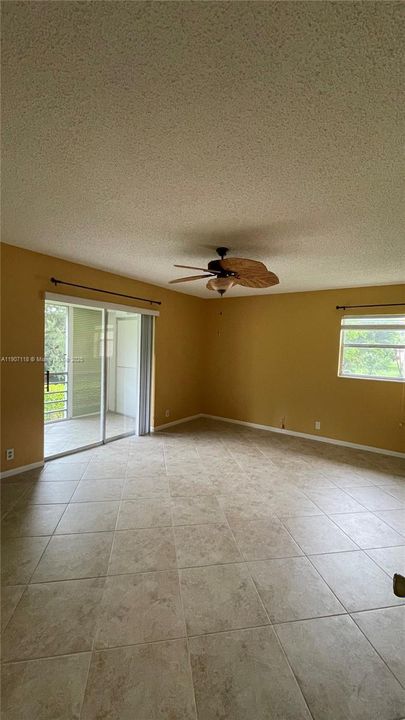 For Sale: $145,000 (2 beds, 2 baths, 1096 Square Feet)