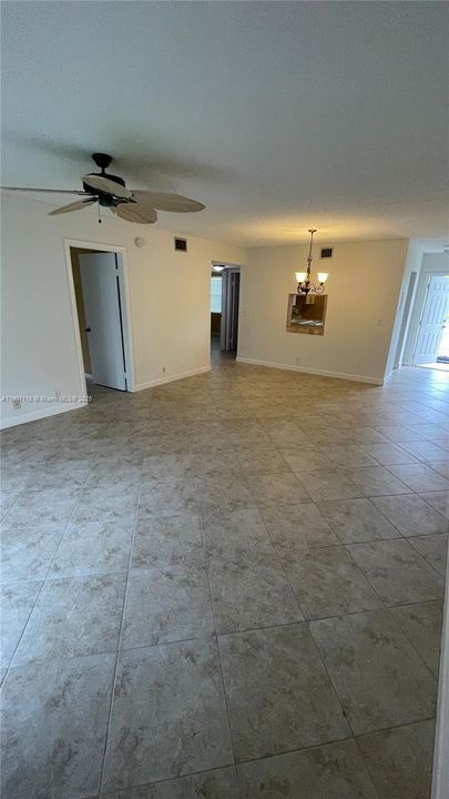 For Sale: $145,000 (2 beds, 2 baths, 1096 Square Feet)