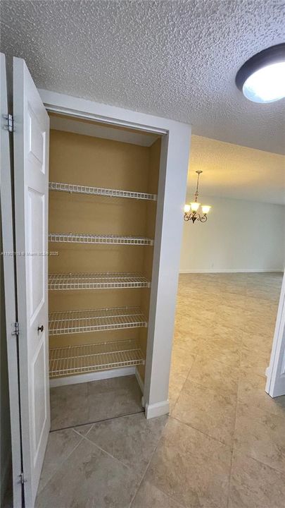 For Sale: $145,000 (2 beds, 2 baths, 1096 Square Feet)