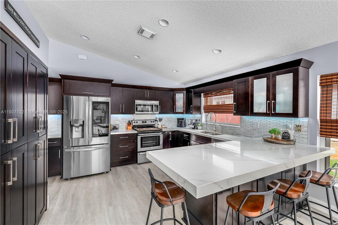 Recientemente alquilado: $4,400 (3 camas, 2 baños, 1648 Pies cuadrados)