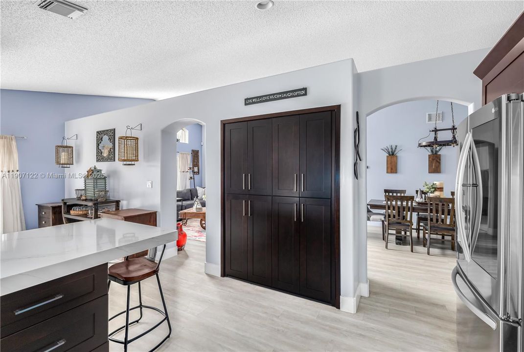 Recientemente alquilado: $4,400 (3 camas, 2 baños, 1648 Pies cuadrados)