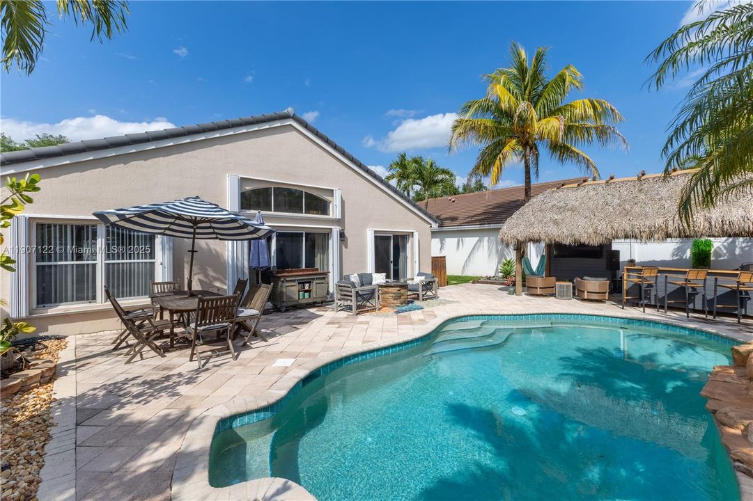 Recientemente alquilado: $4,400 (3 camas, 2 baños, 1648 Pies cuadrados)