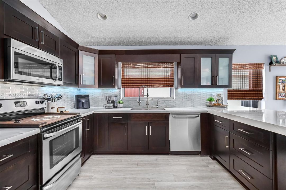 Recientemente alquilado: $4,400 (3 camas, 2 baños, 1648 Pies cuadrados)