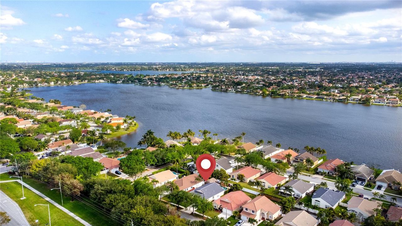 Recientemente alquilado: $4,400 (3 camas, 2 baños, 1648 Pies cuadrados)