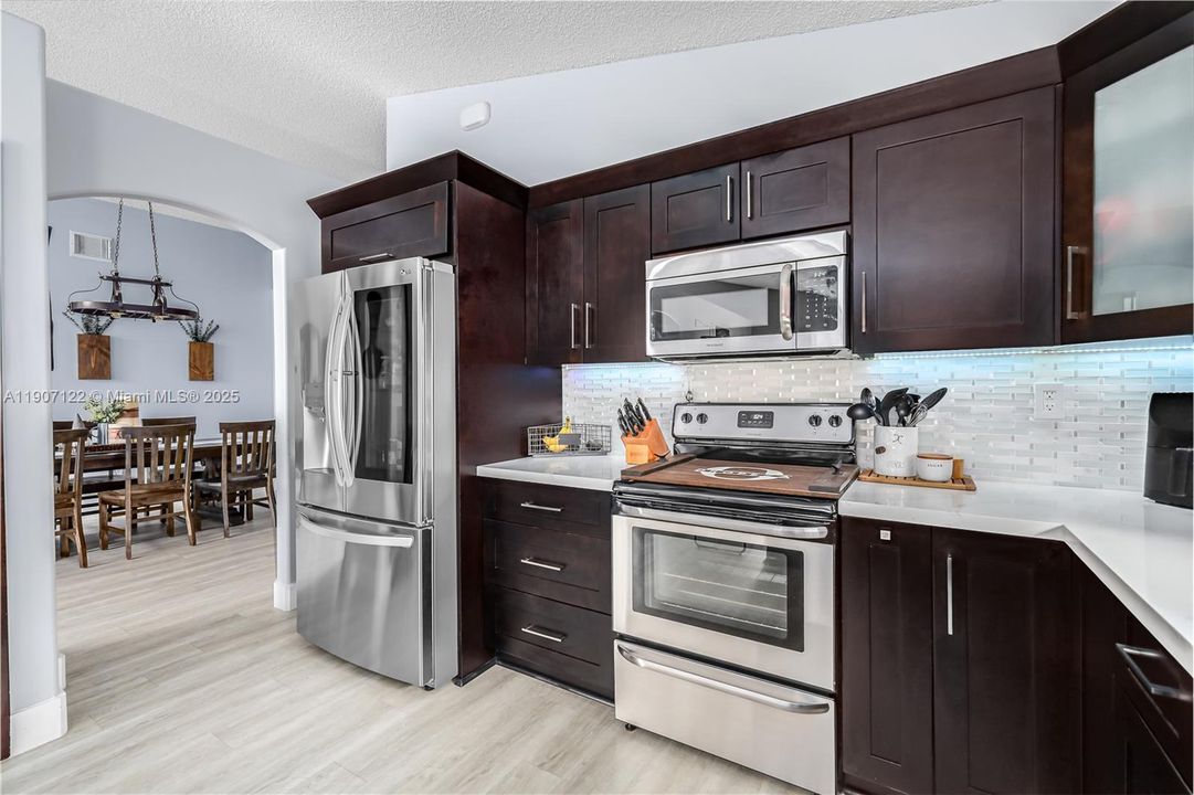 Recientemente alquilado: $4,400 (3 camas, 2 baños, 1648 Pies cuadrados)