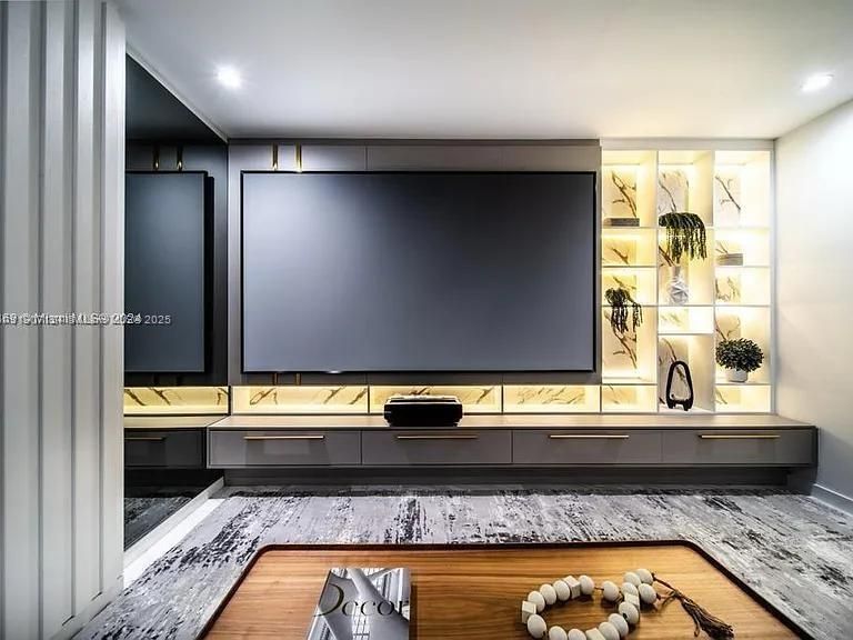 En Venta: $4,700,000 (5 camas, 5 baños, 3852 Pies cuadrados)