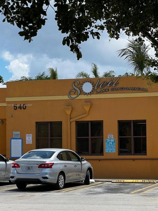 Active With Contract: $199,000 (1 beds, 1 baths, 600 Square Feet)