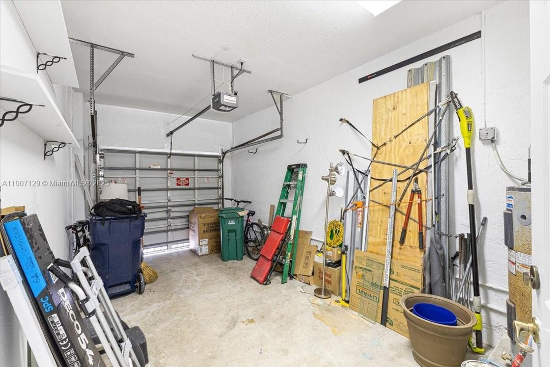 For Rent: $3,300 (4 beds, 2 baths, 1793 Square Feet)