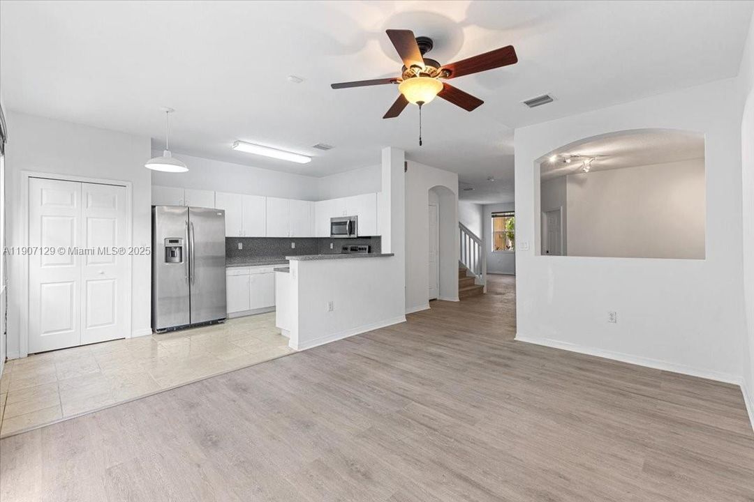 For Rent: $3,300 (4 beds, 2 baths, 1793 Square Feet)