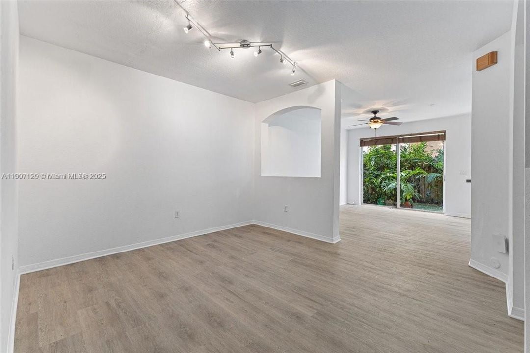 For Rent: $3,300 (4 beds, 2 baths, 1793 Square Feet)