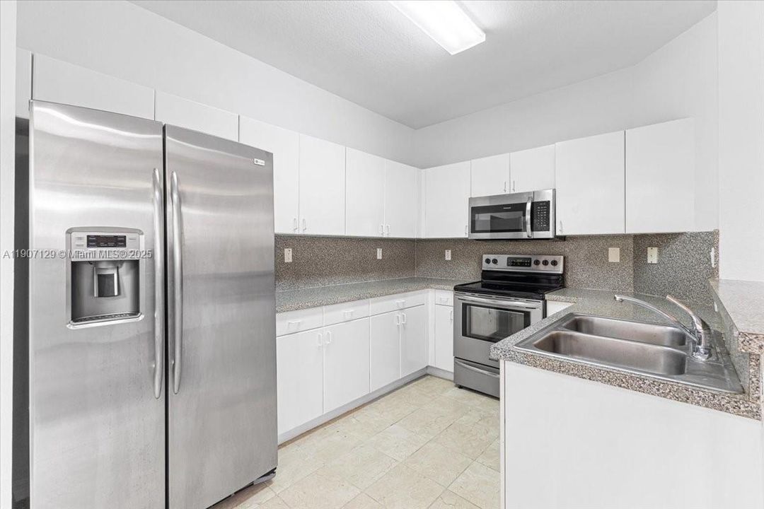 For Rent: $3,300 (4 beds, 2 baths, 1793 Square Feet)