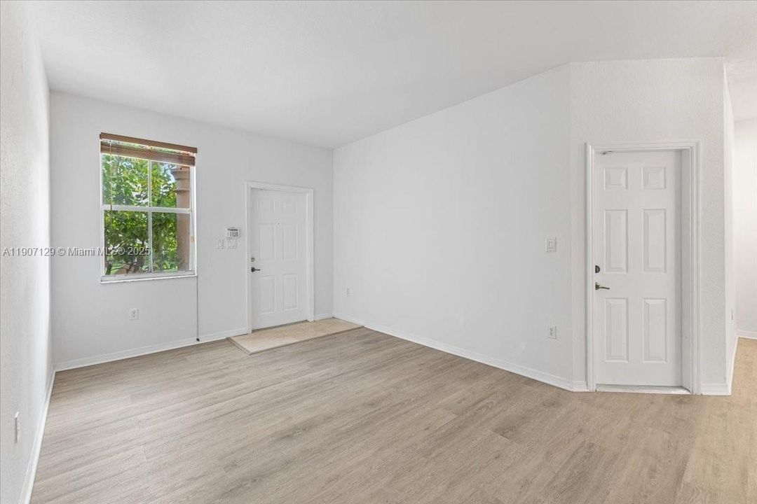 For Rent: $3,300 (4 beds, 2 baths, 1793 Square Feet)