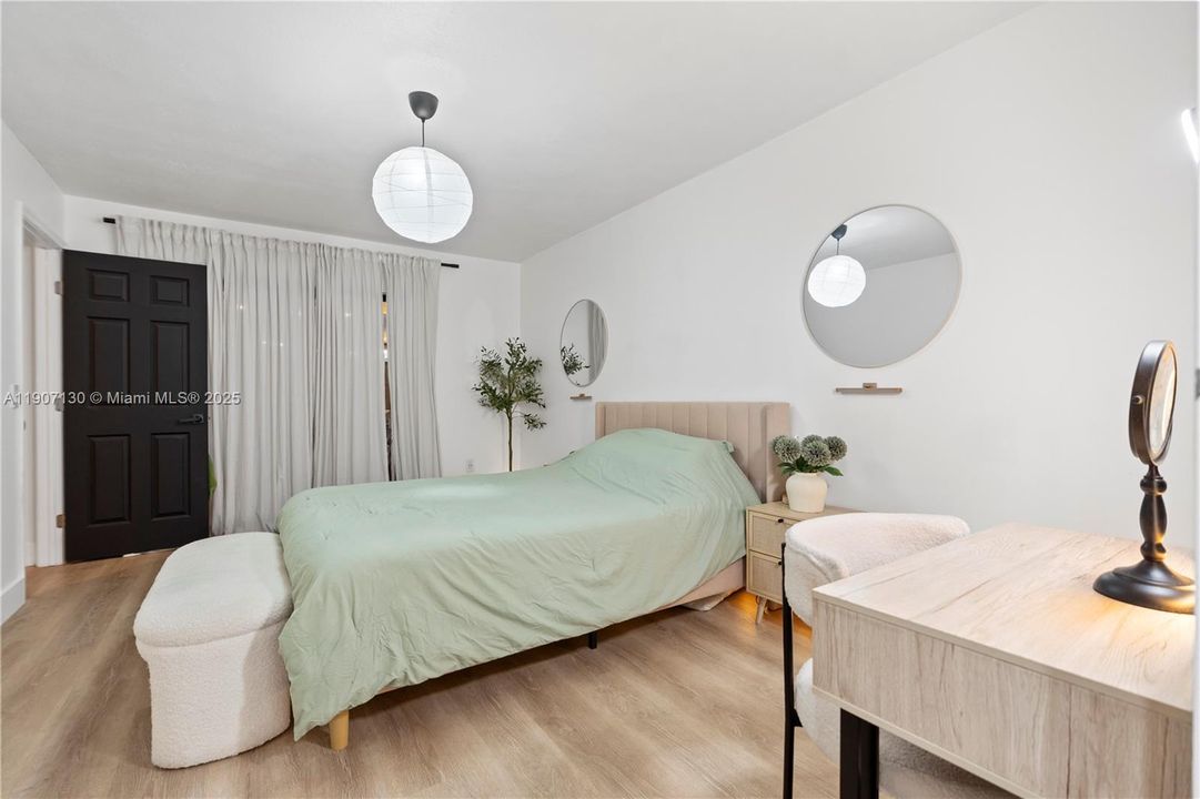 合同活跃: $479,000 (3 贝兹, 2 浴室, 1341 平方英尺)