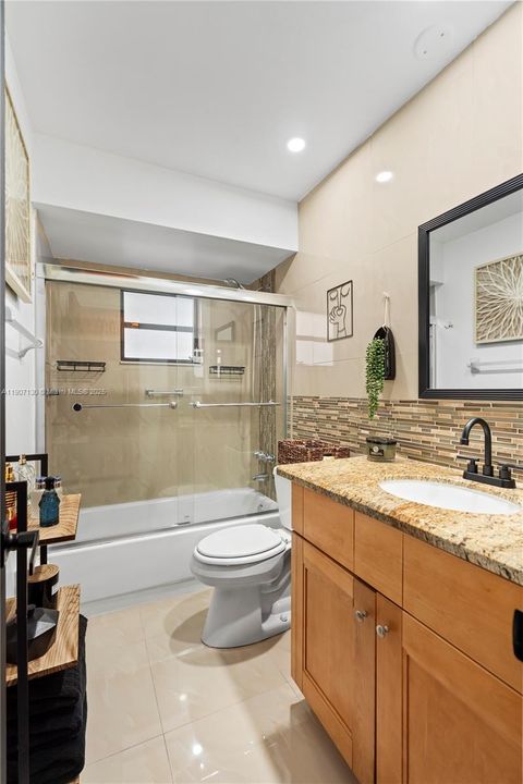 合同活跃: $479,000 (3 贝兹, 2 浴室, 1341 平方英尺)