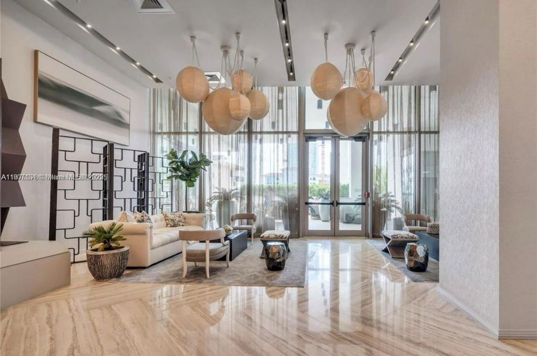 For Rent: $5,700 (2 beds, 2 baths, 1060 Square Feet)