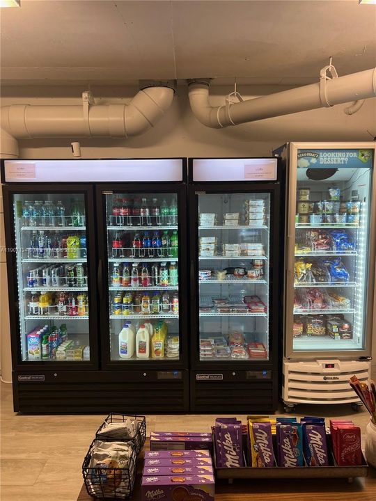 For Rent: $5,700 (2 beds, 2 baths, 1060 Square Feet)