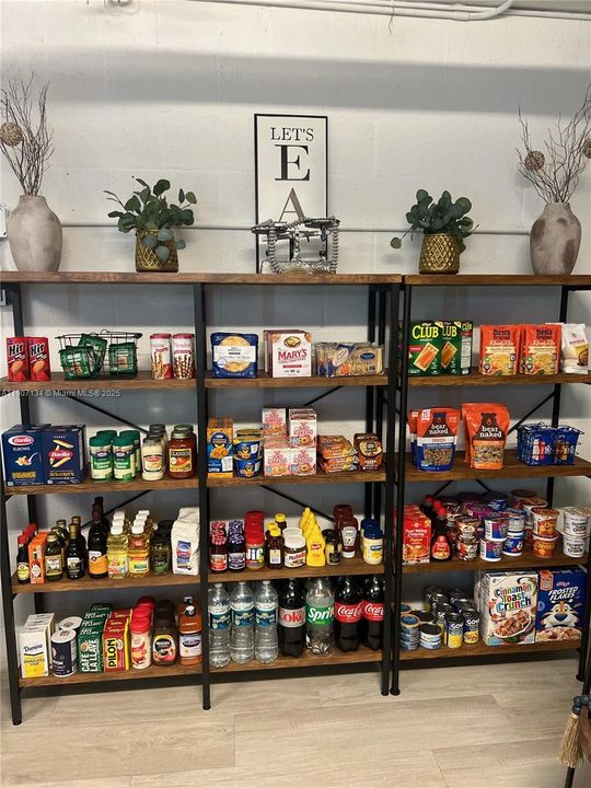 For Rent: $5,700 (2 beds, 2 baths, 1060 Square Feet)