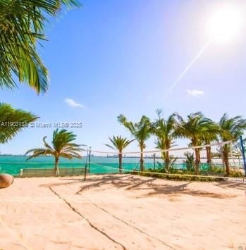 For Rent: $5,700 (2 beds, 2 baths, 1060 Square Feet)