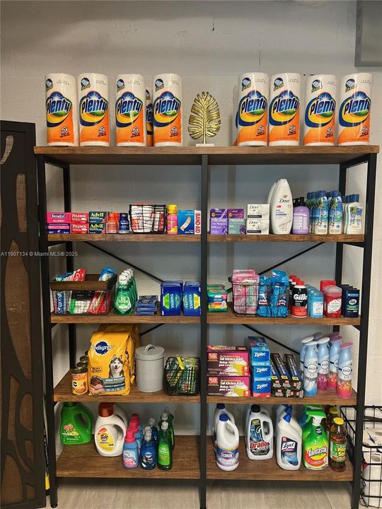 For Rent: $5,700 (2 beds, 2 baths, 1060 Square Feet)