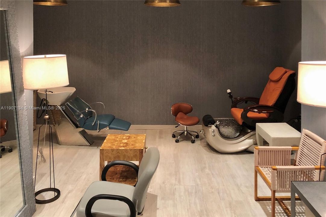 For Rent: $5,700 (2 beds, 2 baths, 1060 Square Feet)