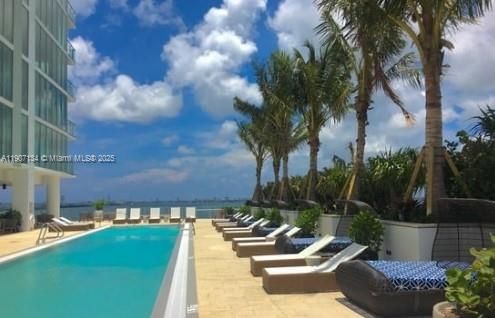 For Rent: $5,700 (2 beds, 2 baths, 1060 Square Feet)