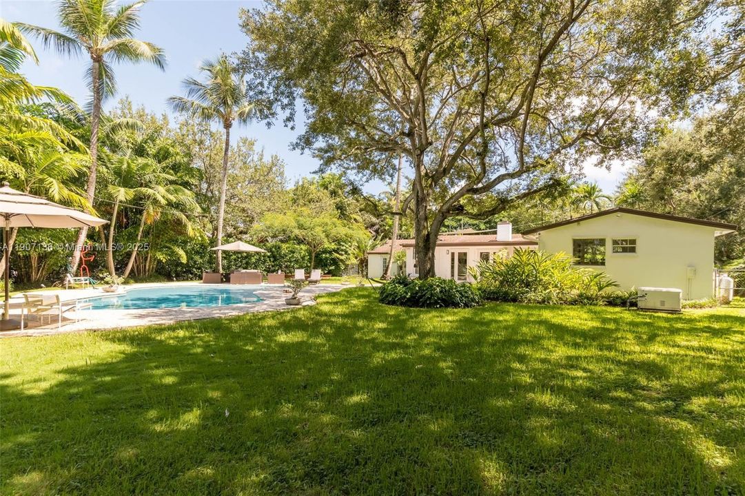 For Rent: $12,400 (4 beds, 3 baths, 3092 Square Feet)