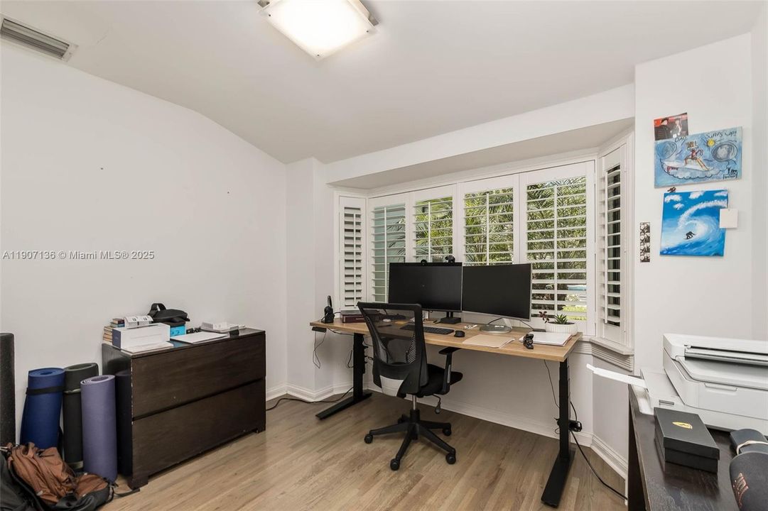 For Rent: $12,400 (4 beds, 3 baths, 3092 Square Feet)