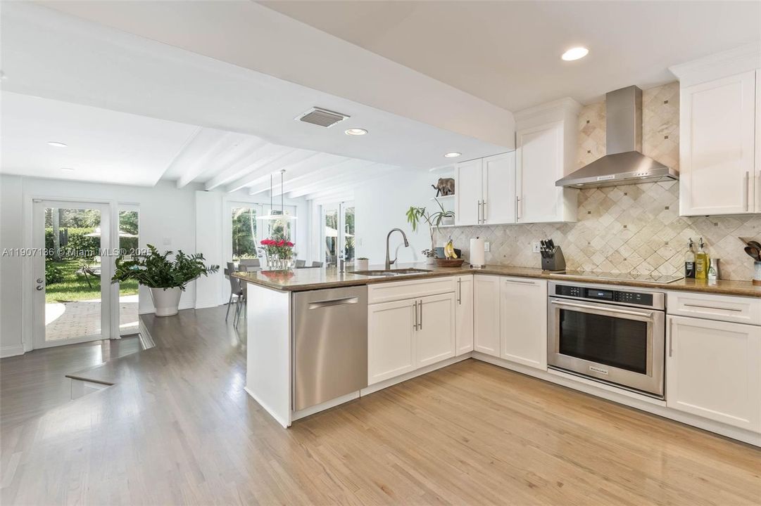 For Rent: $12,400 (4 beds, 3 baths, 3092 Square Feet)