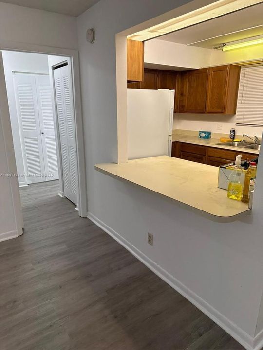 出租: $1,990 (2 贝兹, 2 浴室, 1007 平方英尺)