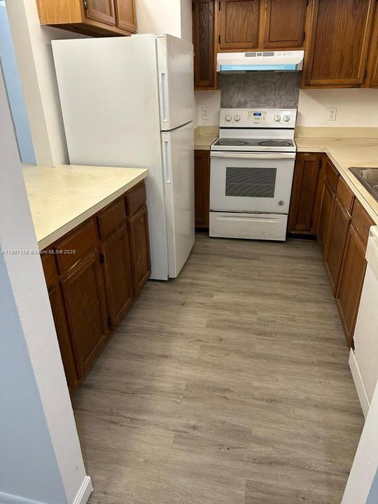 出租: $1,990 (2 贝兹, 2 浴室, 1007 平方英尺)